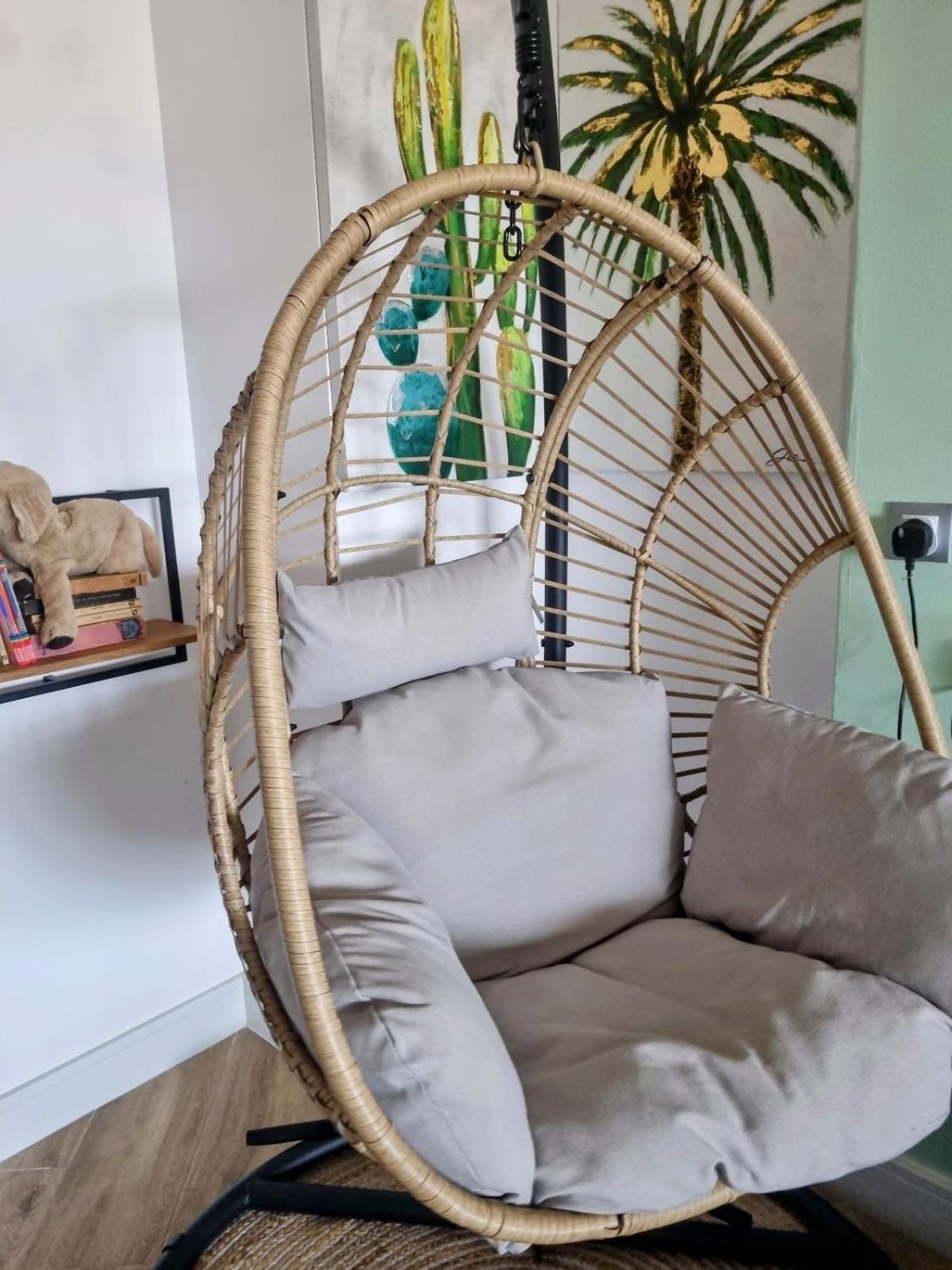 Apartment Lovley 2 Bed With A Sea View ! *